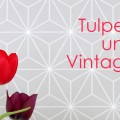 bunte Tulpen im Glas, Veilchen und Vintage Kuchenform von Dr. Oetcker aus Blech